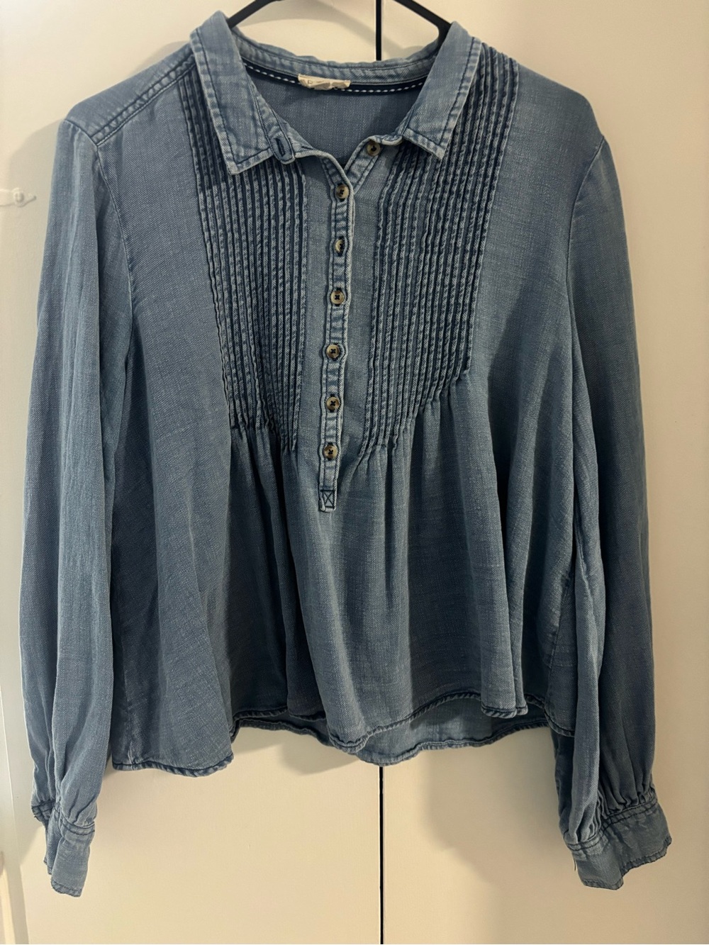 Worn twice Pilcro Light Blue Pintuck Button-Front Blouse